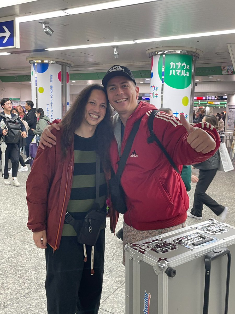 LRPRSNTS tweet media