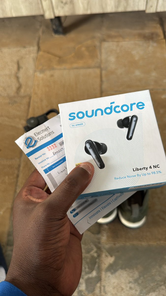 osumo_brad's tweet photo. Hello @Amacheez earphone moja ndio inafanya unaandika jina zangu zote za kipande kwa receipt? https://t.co/dVlcPzhoiu