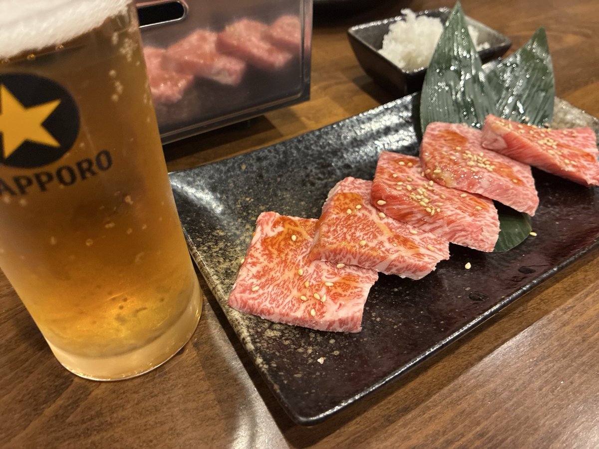 dan03250's tweet photo. 誕生日ということで肉食べに来ました！
また1つ歳を取りおっさんになりました🤣
美味しかった！ありがとう🥳 https://t.co/FRSWxvu70W