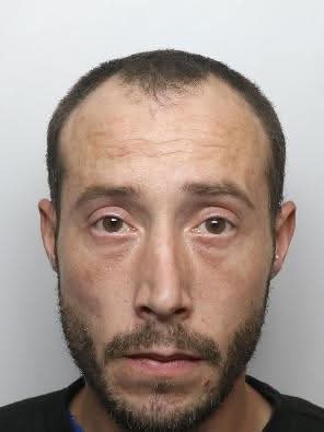 Expanding IT tweet media