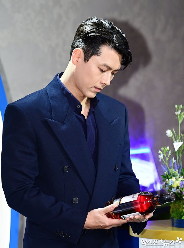 빈 tweet media