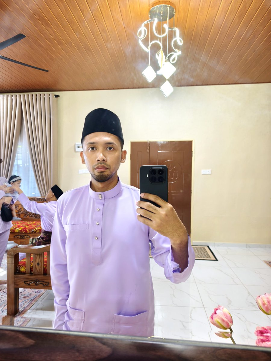Masih hidup.. Alhamdulillah..
Selamat hari raya Aidilfitri 2026/1447H..
Maaf zahir dan batin..