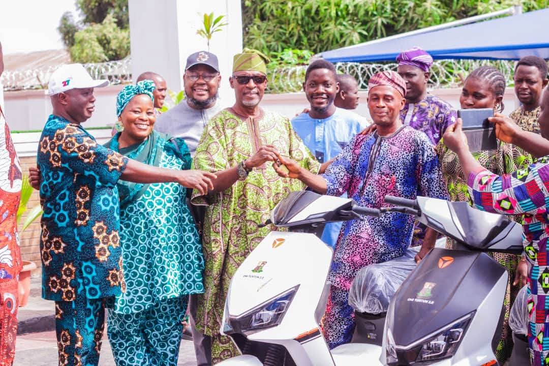 InsideOyo.com tweet media