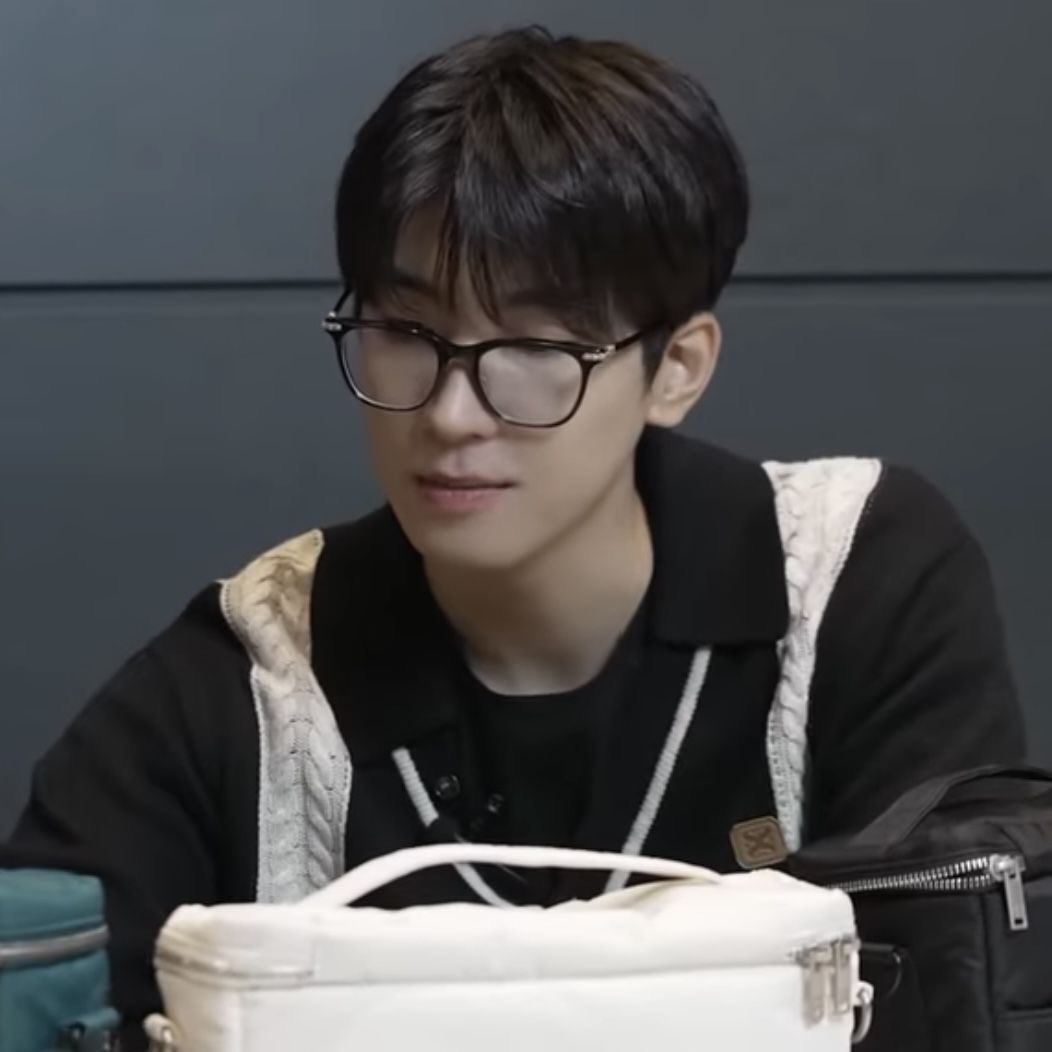 안경냥이 tweet media