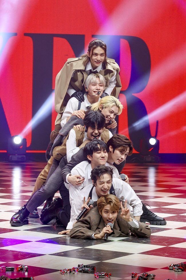 LUVLIN0's tweet photo. @allen_hwang25 8 years and still my fav people 🥹🤍 thank you for everything, always @Stray_Kids 

#StrayKids #스트레이키즈
#StrayKids8thAnniversary
#스키즈와_채울_8번째_포토북
#AllWeNeed_is_StrayKids
#YouMakeStrayKidsStay https://t.co/HPnolrysjK