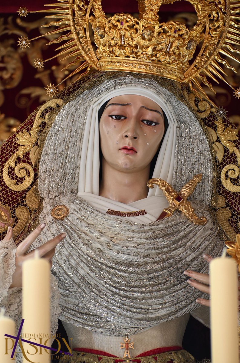 PasionAlmeria's tweet photo. #LunesSanto 

María Stma. de los Desamparados luce ataviada para la Estación de Penitencia por su vestidor @FranciscoGarvi 

Viste un rico rostrillo en paño egipcio con hojilla de plata, enmarcando su rostro un paño blanco. Luce la presea de Ramón León y la flor de la pasión. https://t.co/RkqJiQCv6i