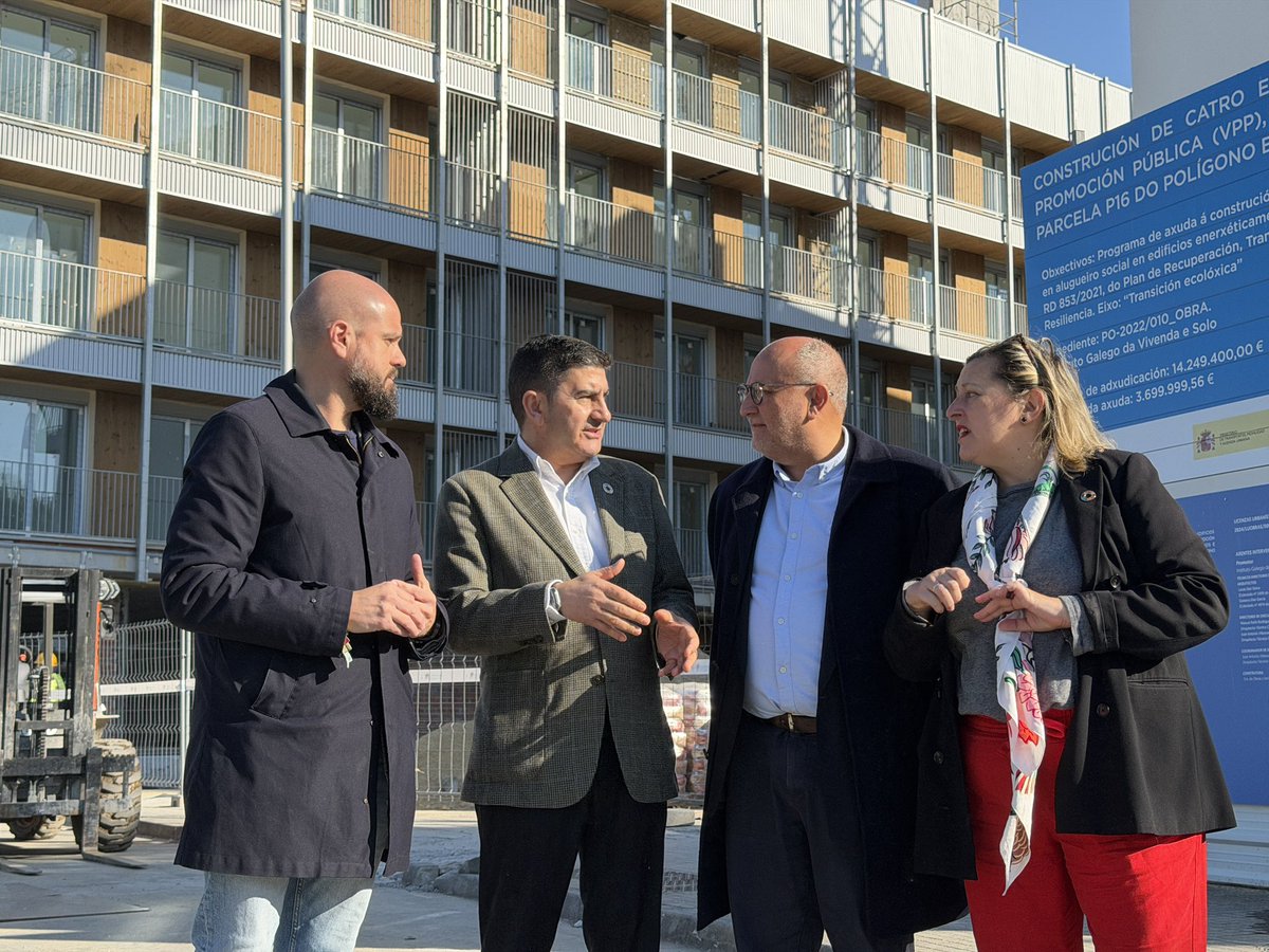 DelegGobGAL's tweet image. 🏗️ @blancolobeiras destaca en #Pontevedra a acción do Goberno @desdelamoncloa @viviendagob para garantir o dereito á vivenda:

➡️ 3,8 M€ transferidos á @Xunta para 74 vivendas públicas en Valdecorvos

➡️ Máis de 530 M€ mobilizados en Galicia

➡️ Vivenda para quen o necesita