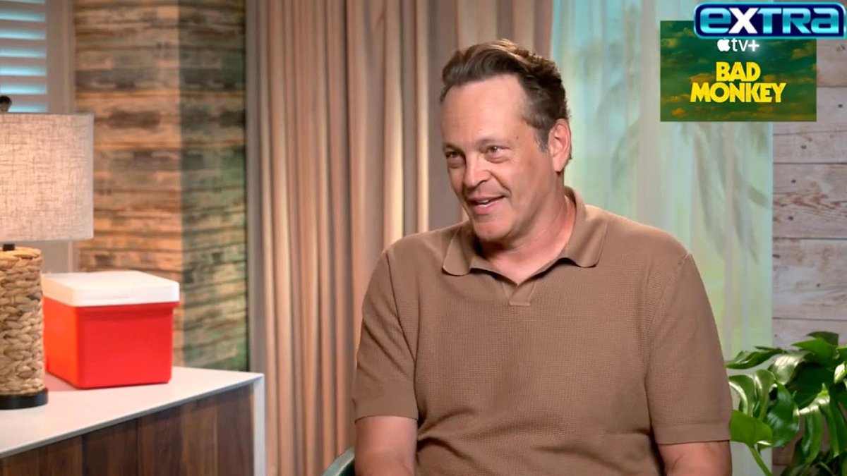 CelebTattler's tweet photo. Vince Vaughn slams late-night hosts over anti-Trump jokes, says ‘not funny’.
Vince Vaughn slams late-night TV politics, says comedy is losing its edge for viewers now
https://t.co/u6pdFsFspf
 #celebrities #donaldtrump https://t.co/4aMDdxGz82