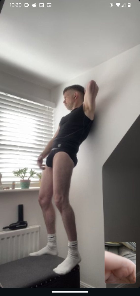 batorwatch's tweet photo. My boy @verbalbatoruk showing off for the neighbours https://t.co/ZdCaWDzo4c