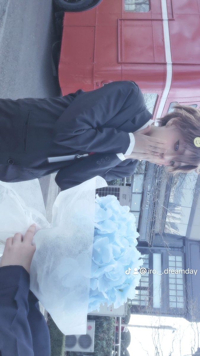 유월✨ tweet media