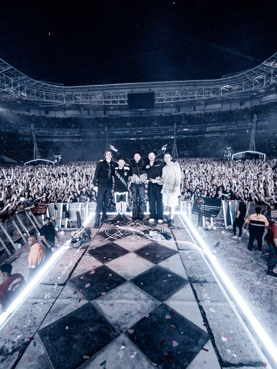 Bring Me The Horizon tweet media