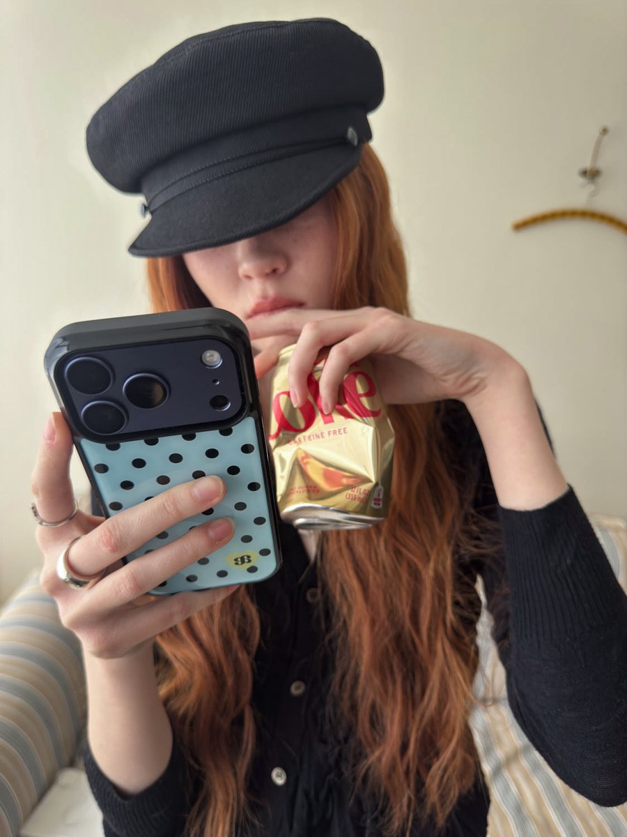 어프어프 tweet media