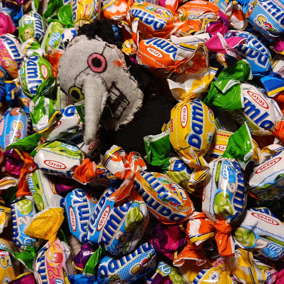 useless worm tweet media