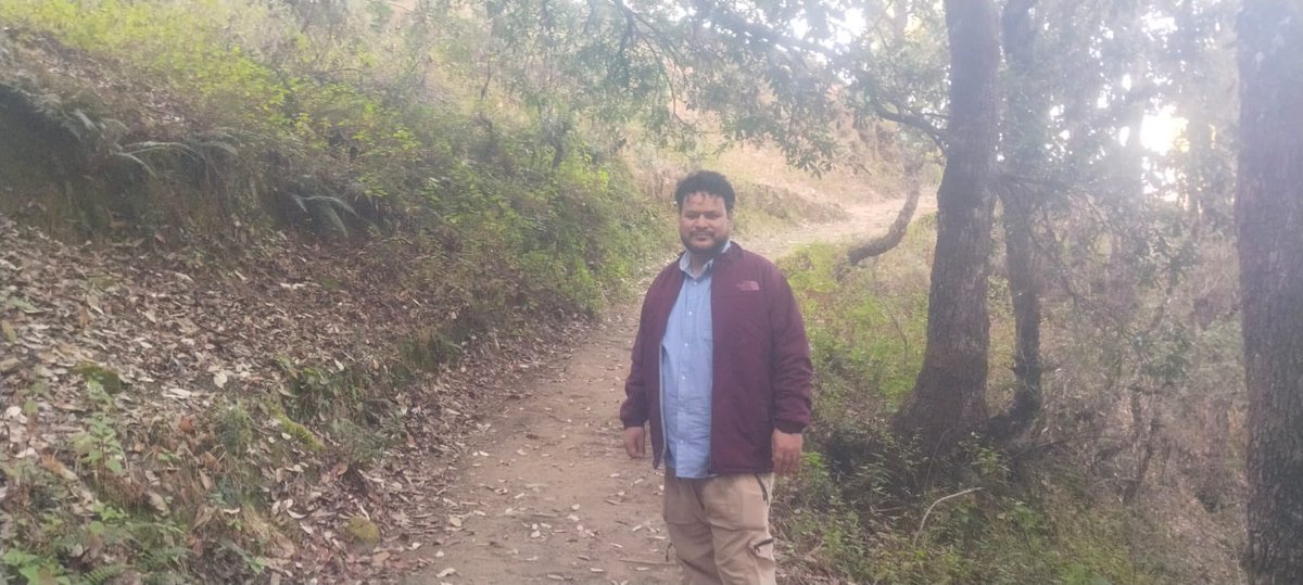 JournoHemraj's tweet photo. पहाड़ में पैदल चलने का आनंद ही कुछ और है. बानडी देवी मंदिर के दर्शन से पहले का पैदल ट्रैक, जो गडापानी थोड़ा आगे से शुरू होता है. #navrat #almora #uttarakhand https://t.co/txghoQ3ztB