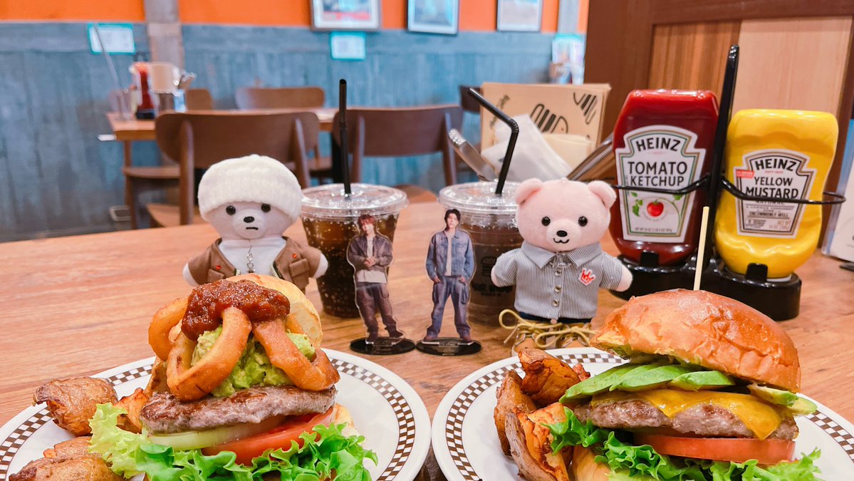 chi_be.first*🦁 tweet media