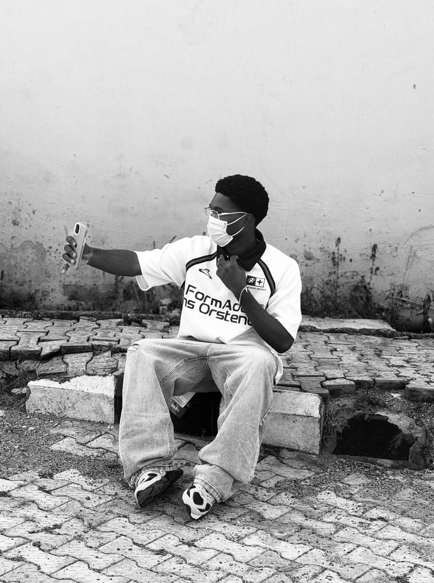 BoyAlone_Graphix tweet media