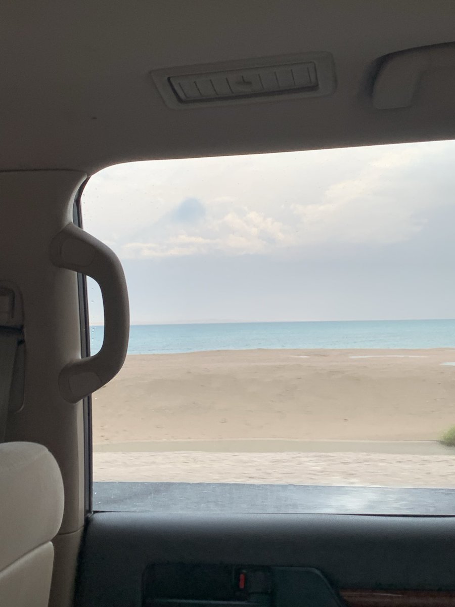 0remiiii's tweet photo. منظر البحر مع الغيم 🥹🌊☁️🤍🤍🤍!!! https://t.co/1uld4IJZLU