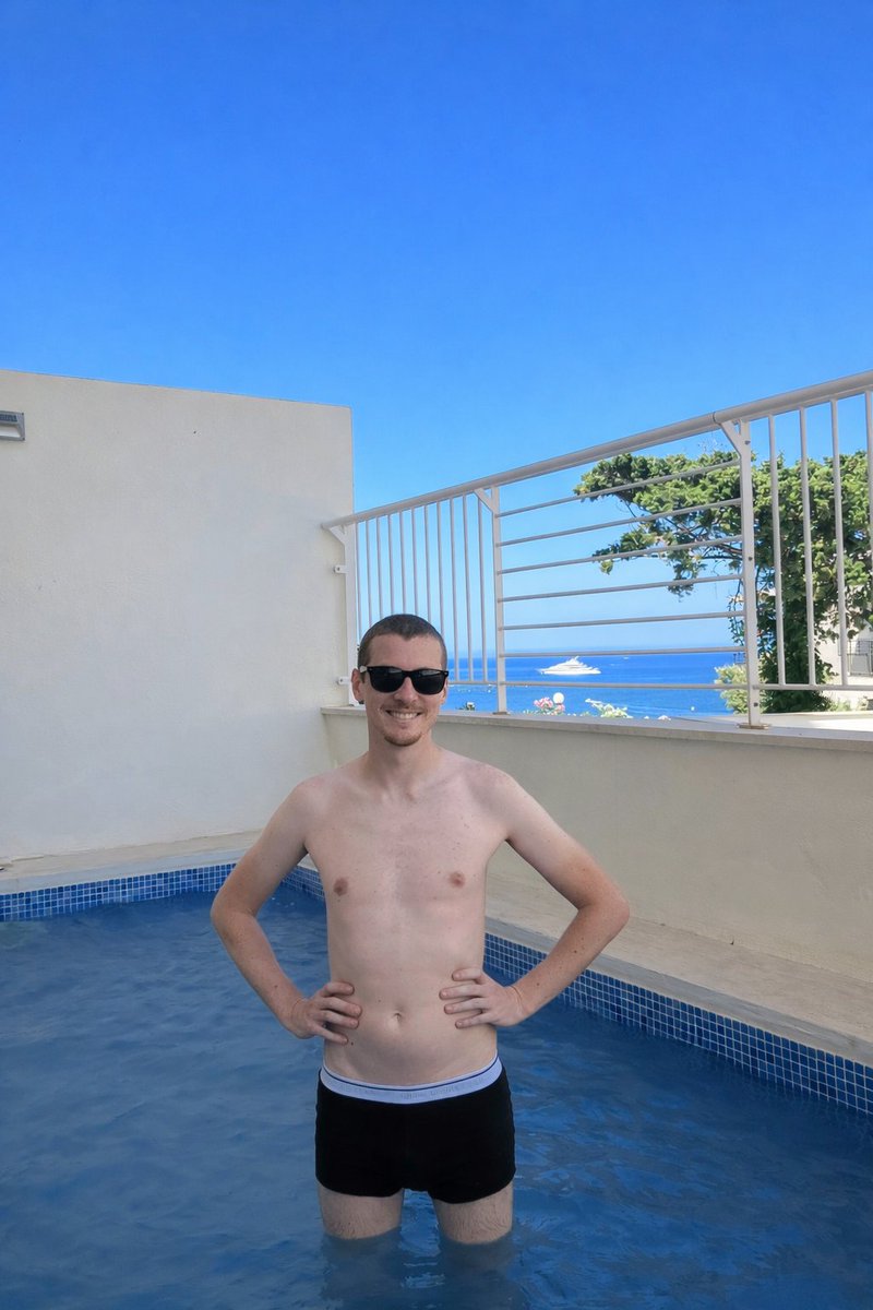 STRONGG 🎒📈 tweet media