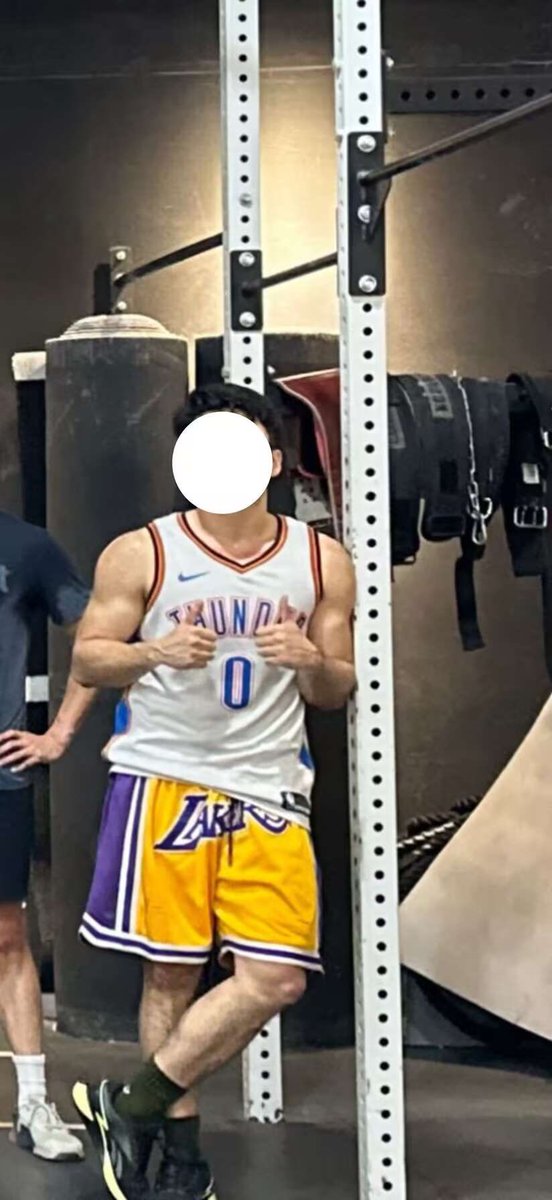 上海字母墙 tweet media