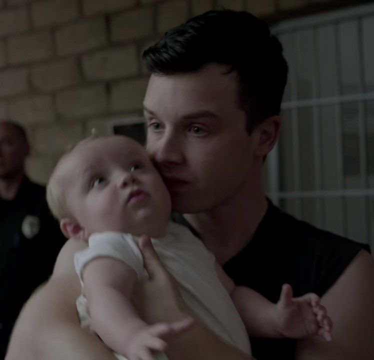 hourly noel fisher tweet media