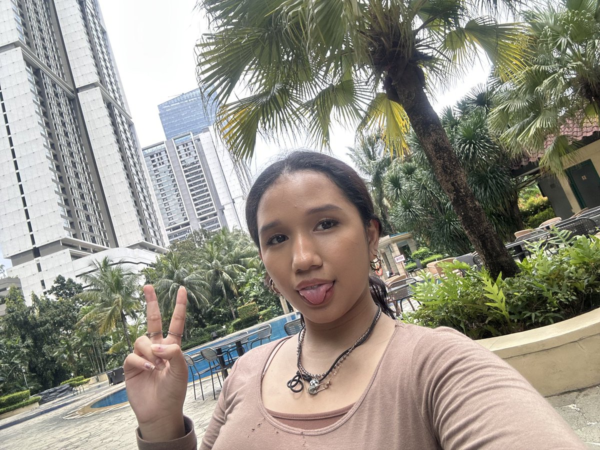 s ˚☆༄ tweet media