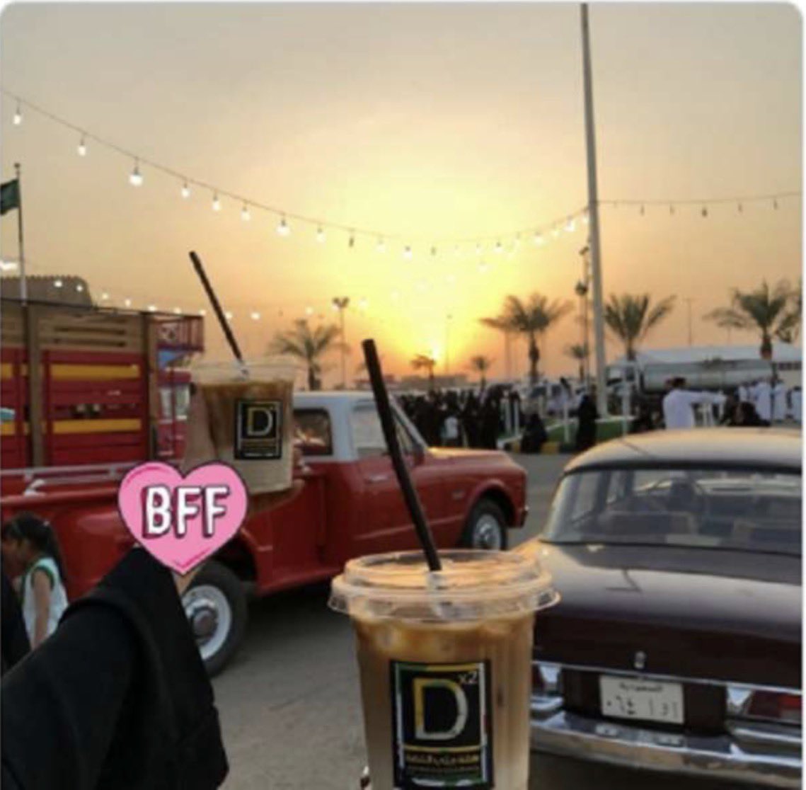 M E L H E M tweet media