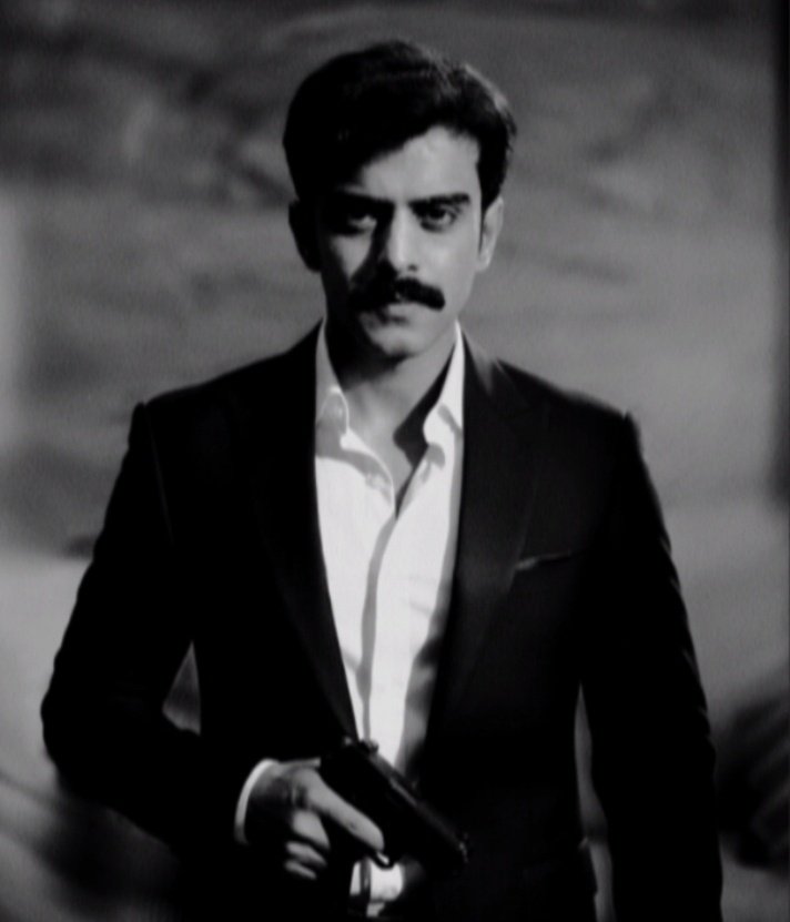 نويـّر tweet media