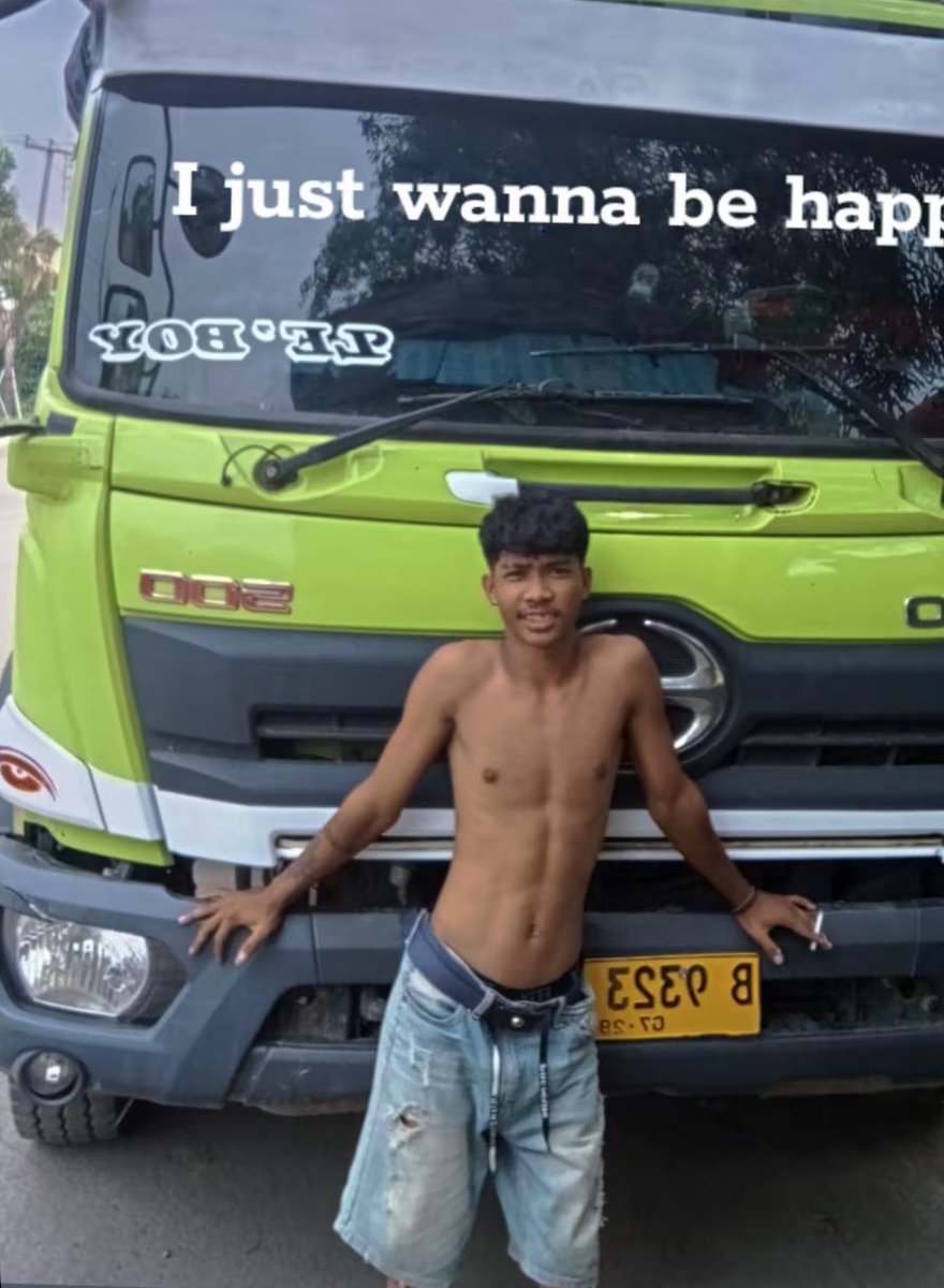 ROTI 🍫 Sedikit Gosong tweet media