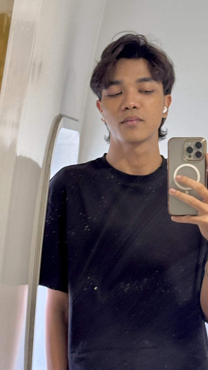 eminnnnn tweet media