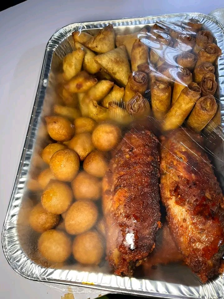 Lagos Food Vendor. tweet media