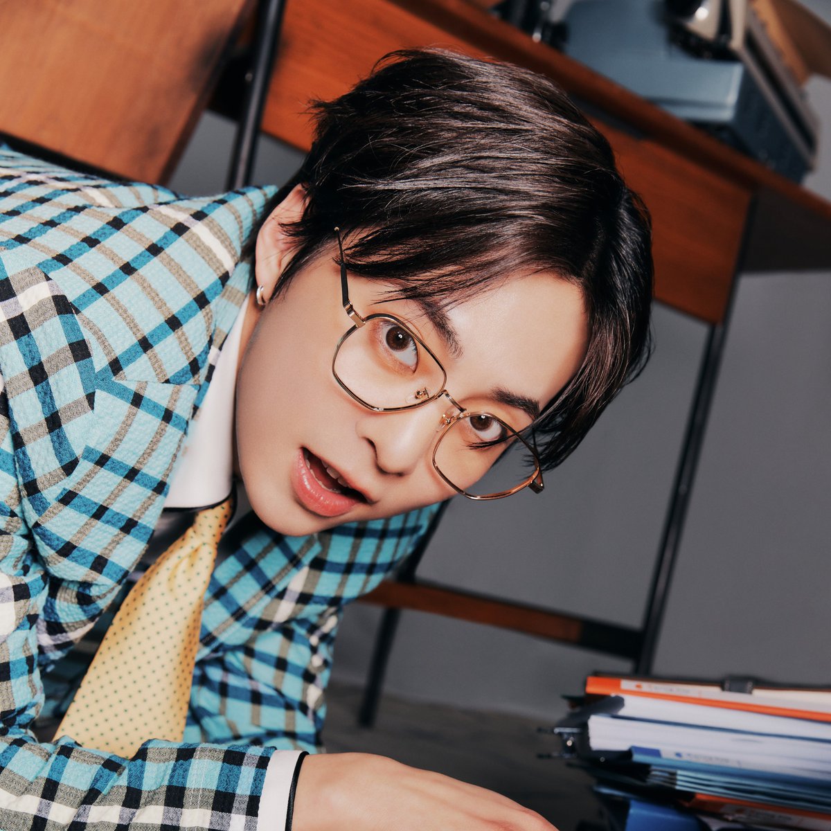 'KNOCK KNOCK!' tweet media