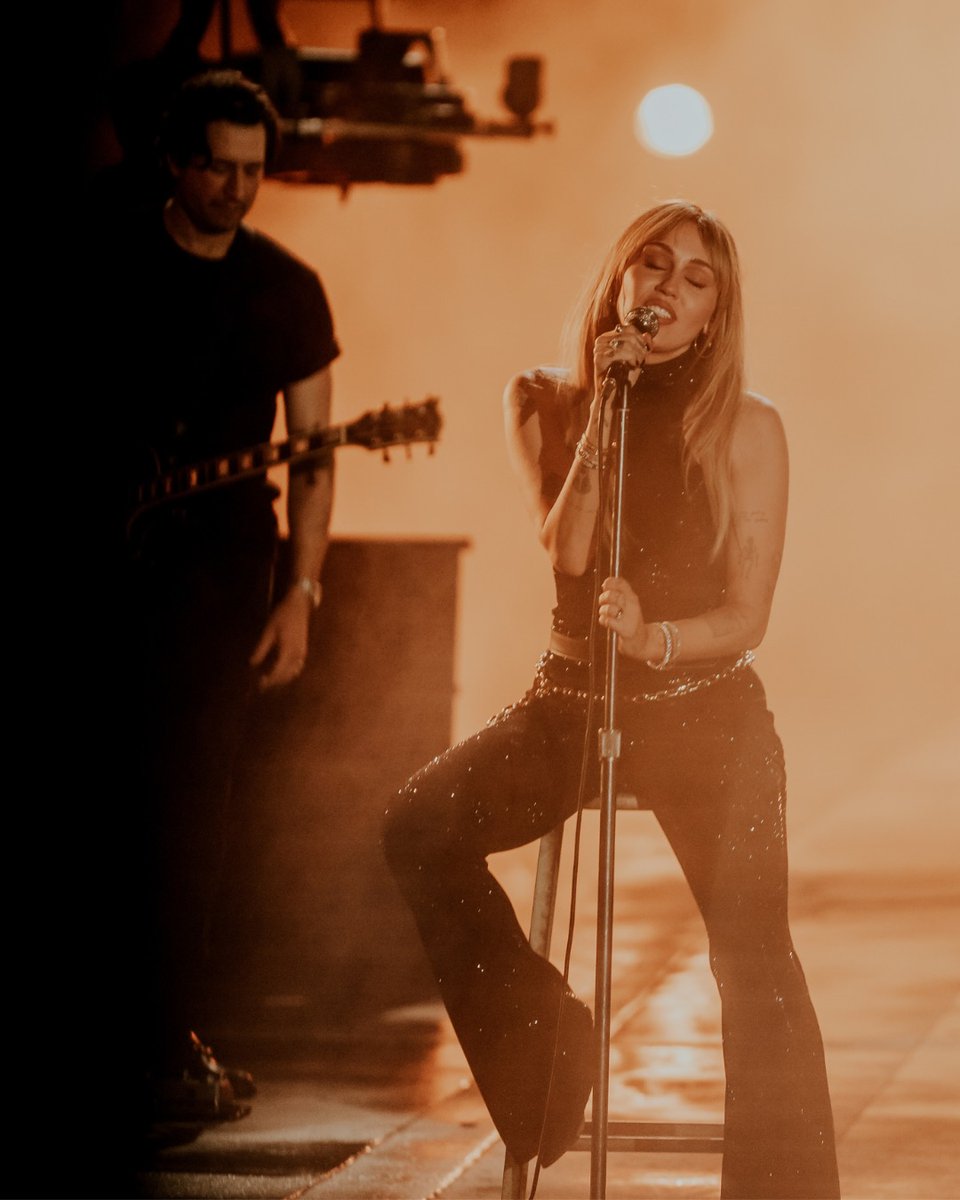 Miley Cyrus Slovakia 🇸🇰 Fan Account tweet media