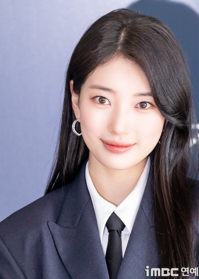 DamnILoveSuzy's tweet photo. [PIC] 260325 Longines 2026 ‘New Product Presentation’ 🤍

 #Suzy #BaeSuzy #수지 #배수지 https://t.co/dNceQO085h