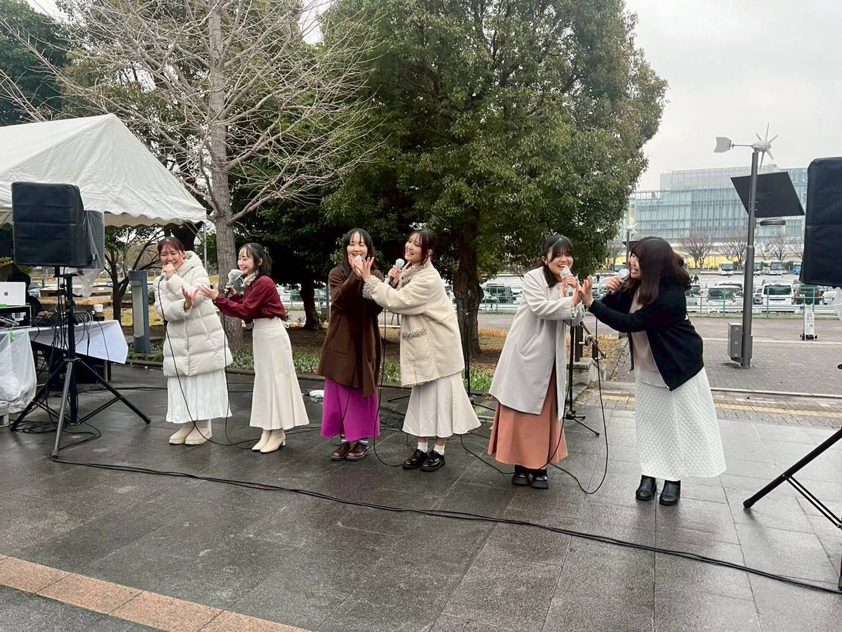 thevivaledge's tweet image. 静岡県立大学アカペラサークルThe Vivaledgeです🎤
本日は外部イベントの紹介です！

先日3月20日、お台場で全国のアカペラバンドが参加できるイベント「50Fes」に本サークルが出演しました。

他大学のバンドの演奏を生で聴くことができ、貴重な体験になりました✨

#静岡県立大学 #50Fes