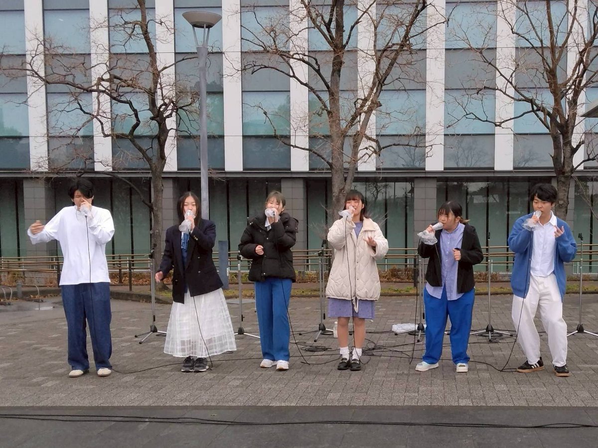 thevivaledge's tweet image. 静岡県立大学アカペラサークルThe Vivaledgeです🎤
本日は外部イベントの紹介です！

先日3月20日、お台場で全国のアカペラバンドが参加できるイベント「50Fes」に本サークルが出演しました。

他大学のバンドの演奏を生で聴くことができ、貴重な体験になりました✨

#静岡県立大学 #50Fes