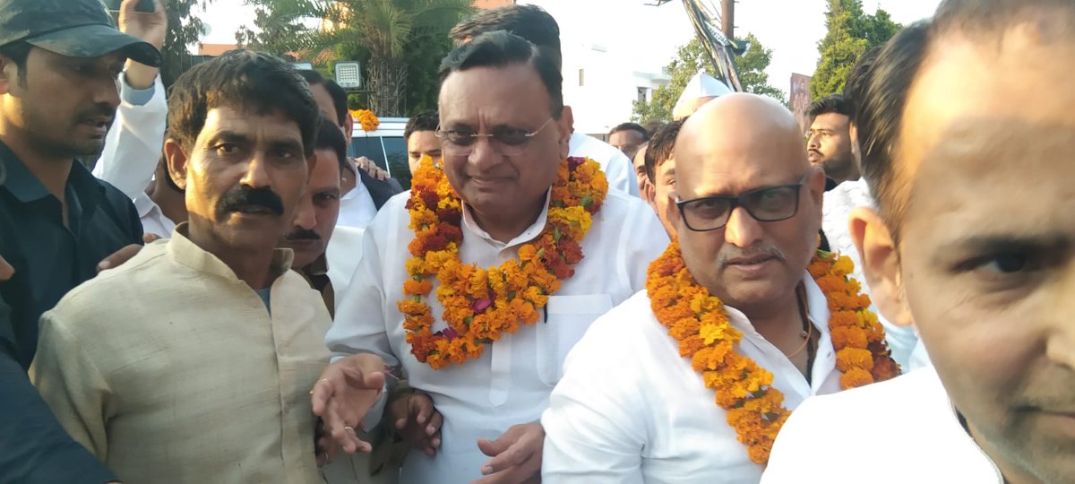 avinashpandeinc's tweet photo. मुजफ्फरनगर में कांग्रेस नेता सलमान सईद द्वारा आयोजित ईद मिलन समारोह में कार्यकर्ताओं व स्थानीय नागरिकों से मुलाकात हुई। कांग्रेस पार्टी हमेशा प्रेम, सौहार्द और सामाजिक एकता के मूल्यों के साथ खड़ी है। https://t.co/jTEg8DRyRt