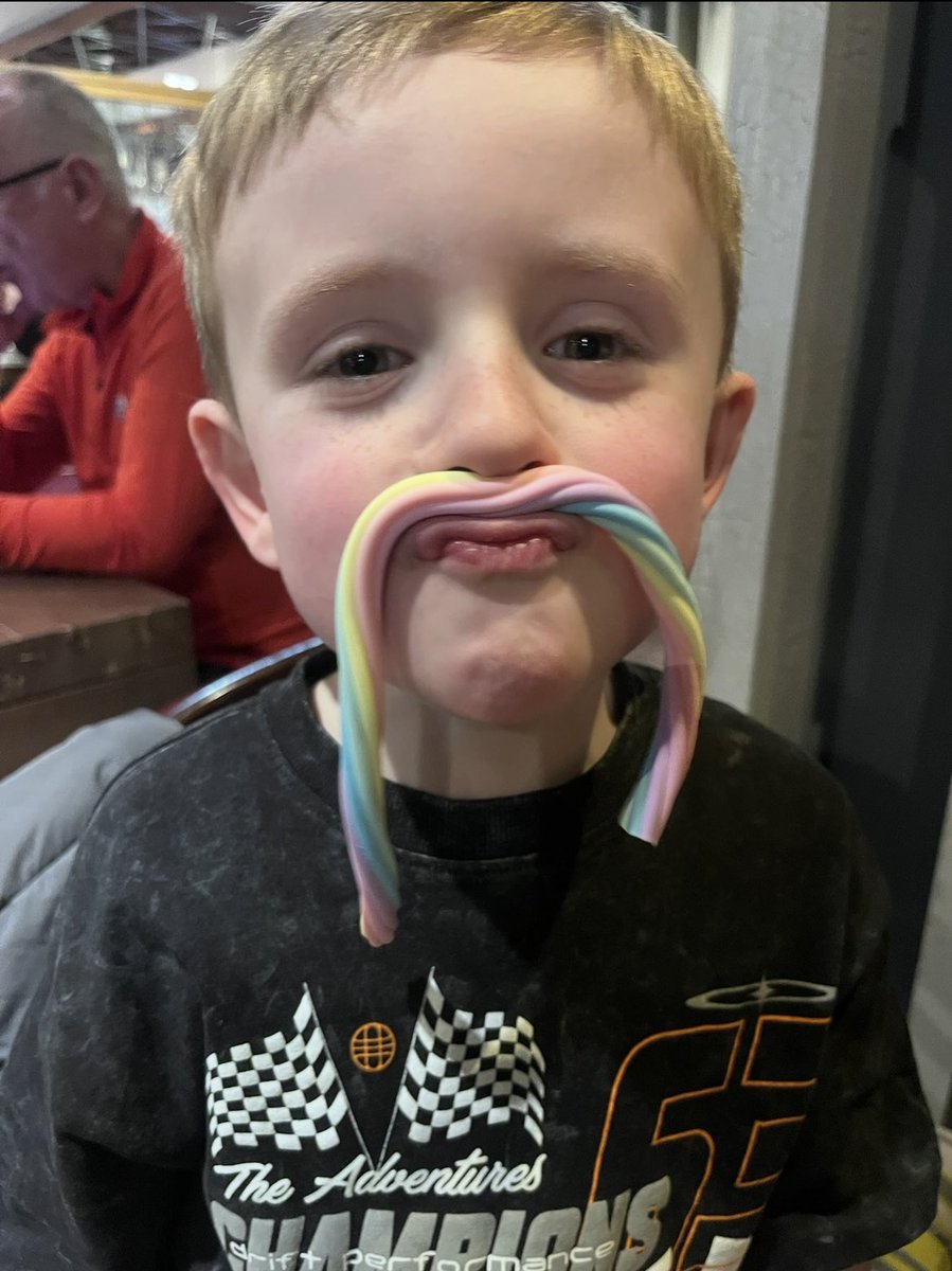 Niven and Lord Mac tweet media