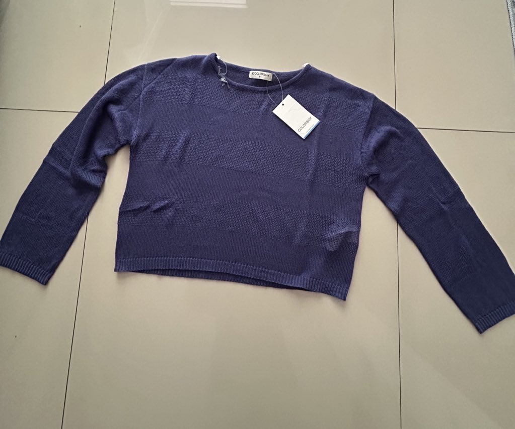 Lilakerwn's tweet photo. @kang_ramon95227 aku ada kakk atasan knit dari Colorbox ukuran S, 50k bisa nego kakk. baru banget dibeli dan kujual karena salah ukuran hehe https://t.co/hW5IZXEEJJ