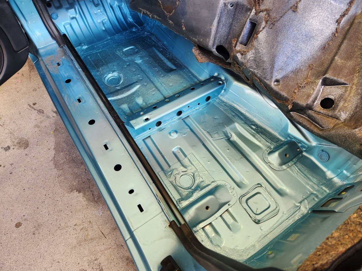 平出自動車 tweet media