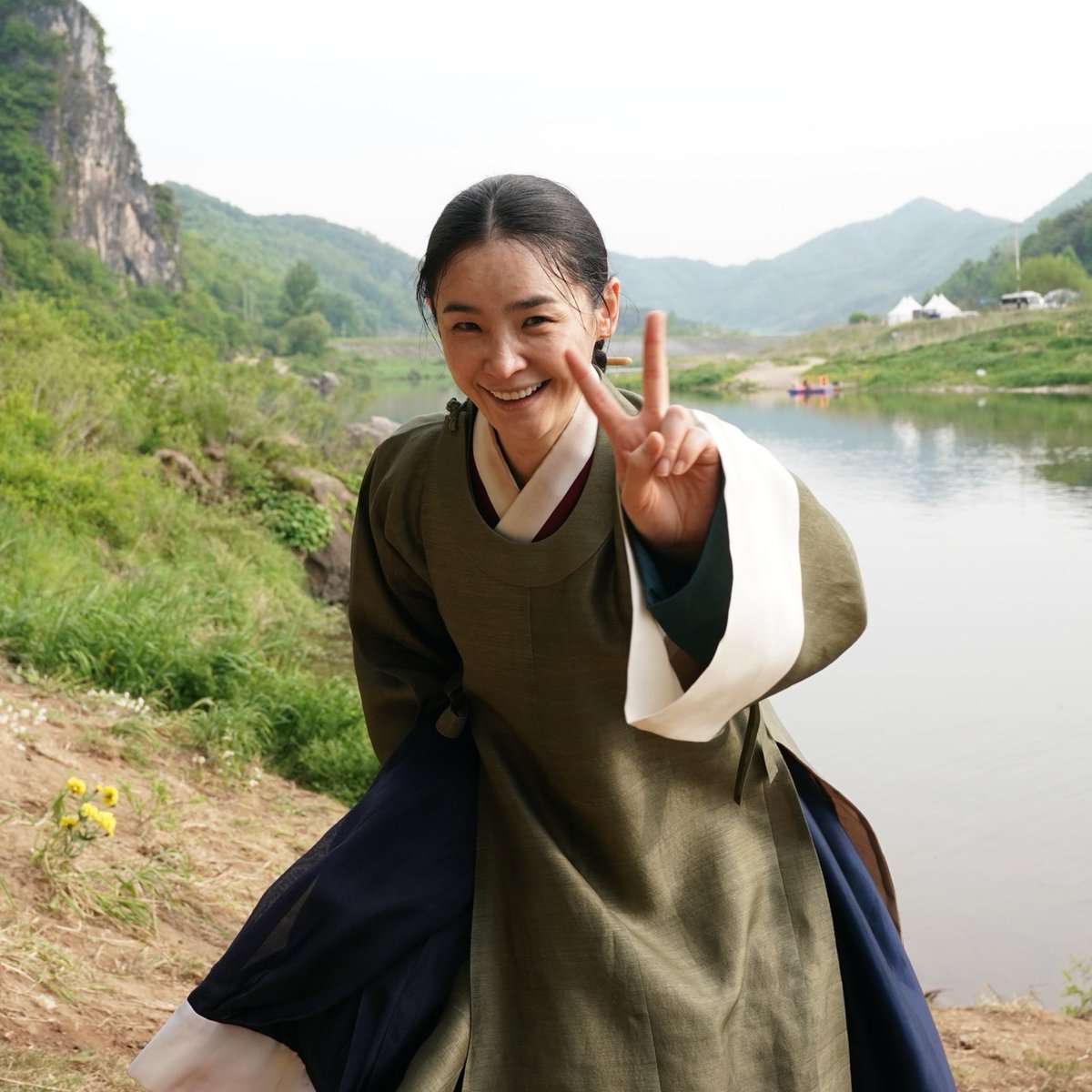 lovemidoring_'s tweet photo. Our cutie maehwa 🌸💖🫶🏻
Happy 15M Viewers 왕과 사는 남자 !!! (The Man Who Lives with the King) 🤩
#왕과사는남자
#전미도
#JeonMiDo
#Midoring https://t.co/4vYzquvSAr