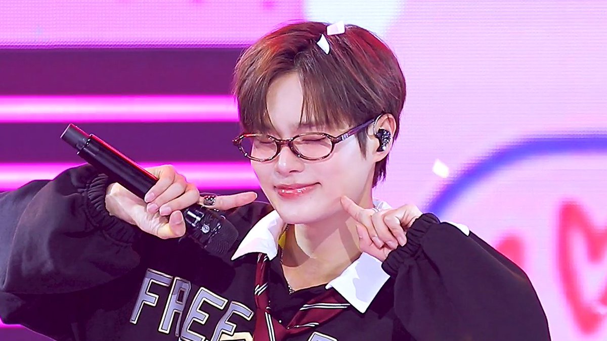 inga_sbs's tweet photo. 에이비식스 이대휘 'BOTTOMS UP' 페이스캠📹

Full📺https://t.co/h8rCFR9PsQ

#인기가요 #Inkigayo #AB6IX #에이비식스 #BOTTOMS_UP 
@AB6IX https://t.co/6okkSTqIbs