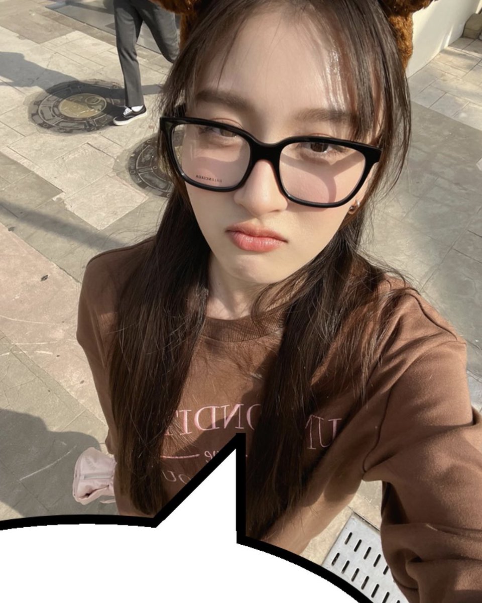 reve 𝜗𝜚˚⋆ tweet media