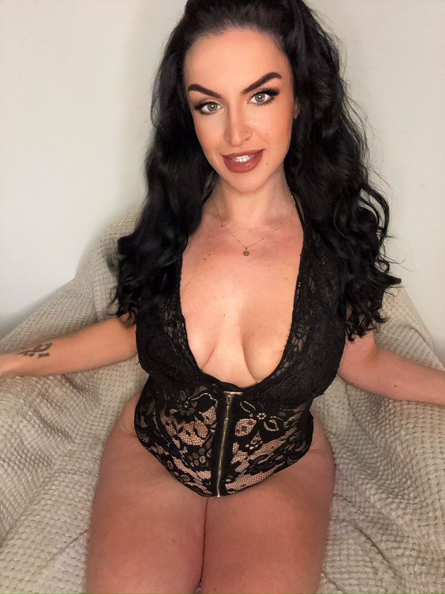 VerityandRoman's tweet photo. @Curvychubgirl We don’t think so.. https://t.co/kzc4tejYAh