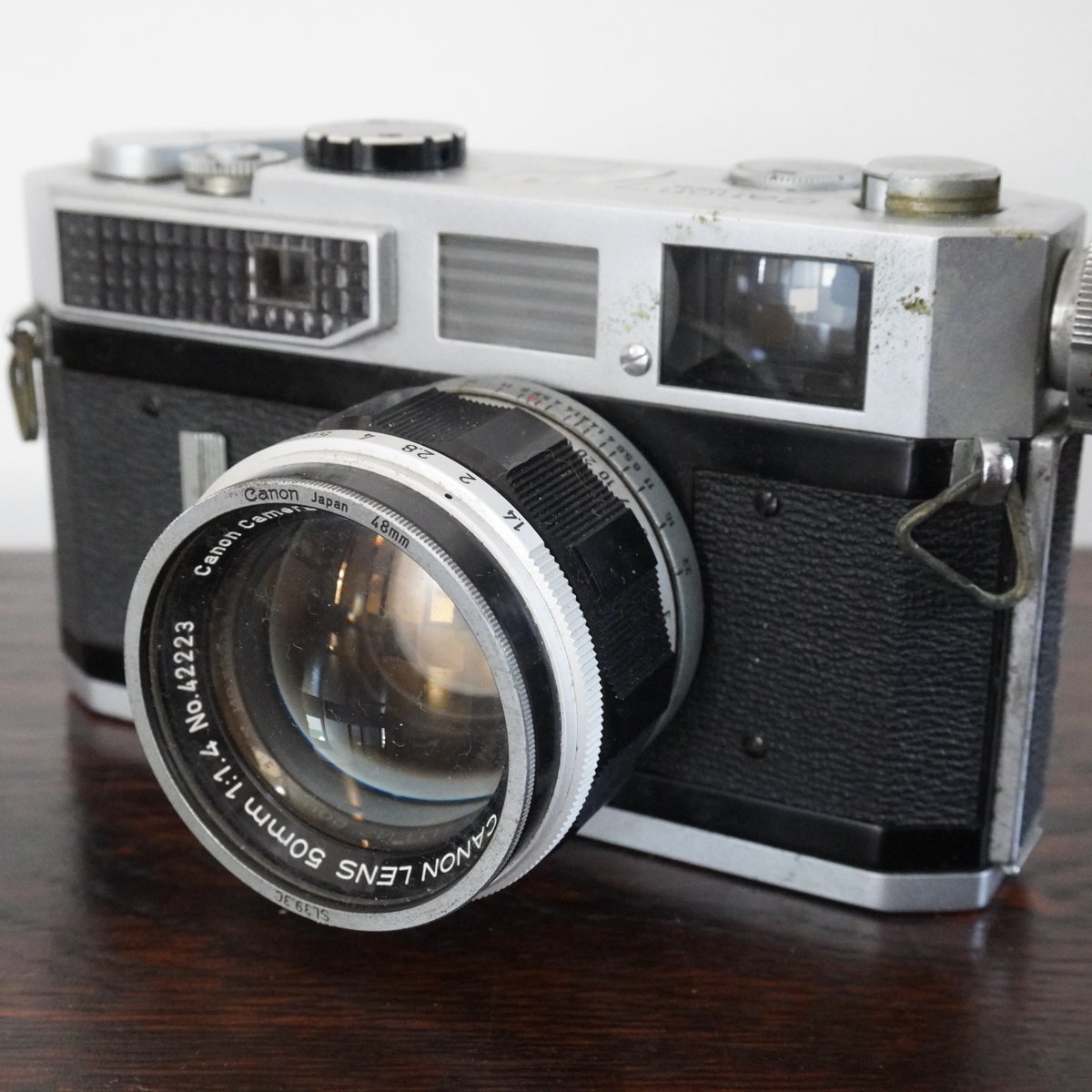 カメラが2種、入荷してます。まずはCanon 7。 50mm F1.4、V型