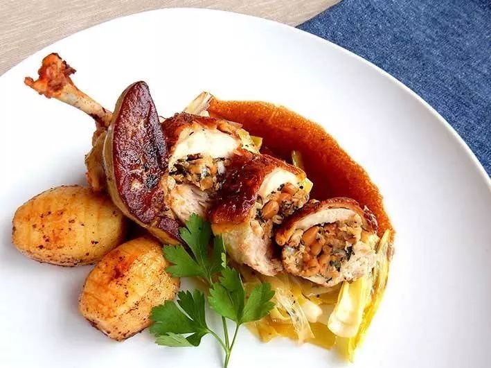 qing lin tweet media