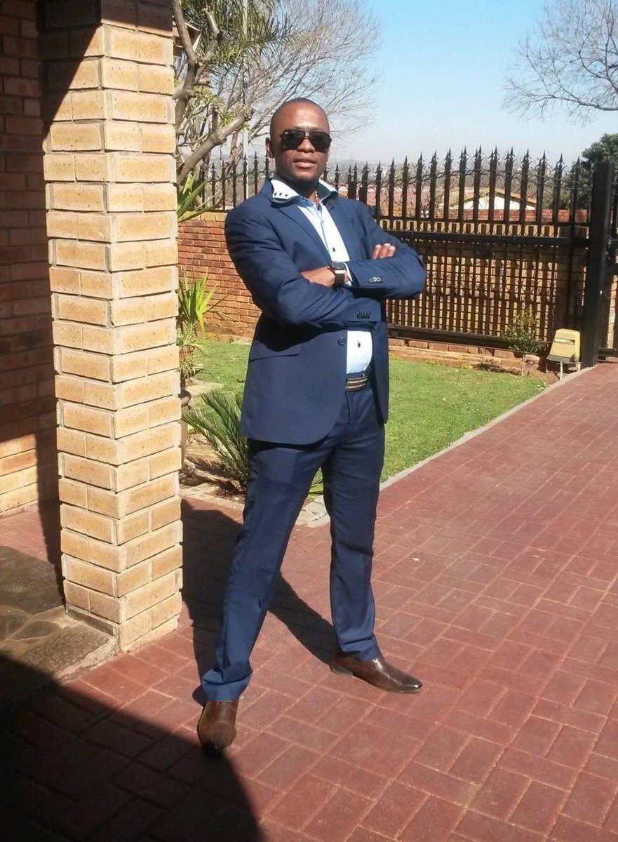 Man’s NOT Barry Roux tweet media