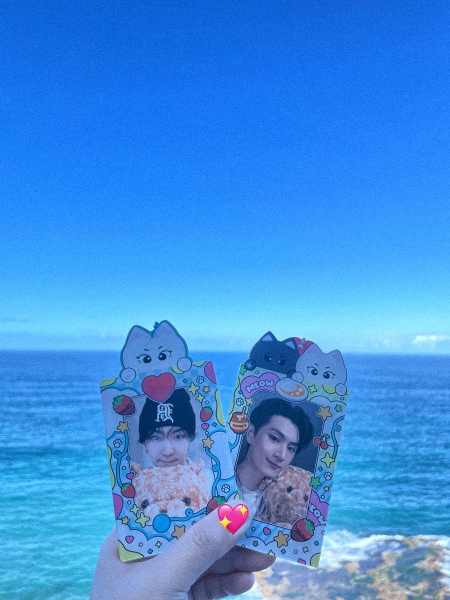 j —⋆⋆ tweet media