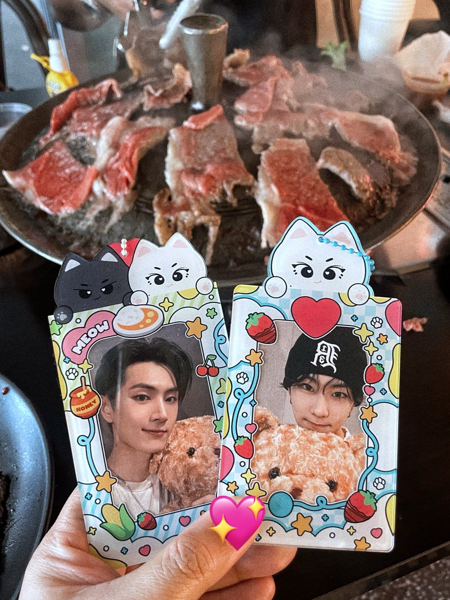 j —⋆⋆ tweet media