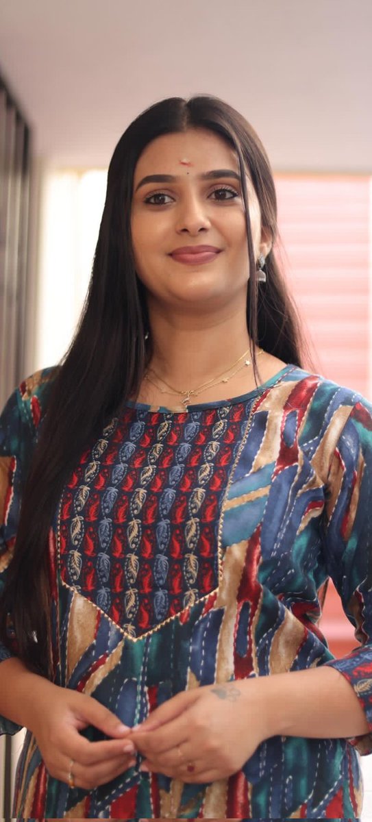 вєαυту qυєєηѕ н∂ ™ tweet media