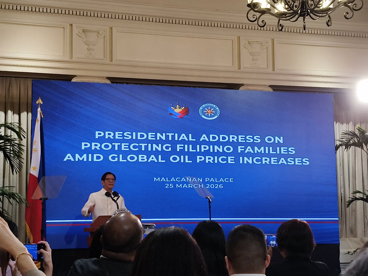 choczoned's tweet photo. LOOK: President Ferdinand "Bongbong" Marcos Jr. addressed the public on the government's plans and initiatives amid ongoing crisis in the Middle East on Wednesday here at Malacañang Palace. @mnlstandardph https://t.co/pLgwzCZFQZ